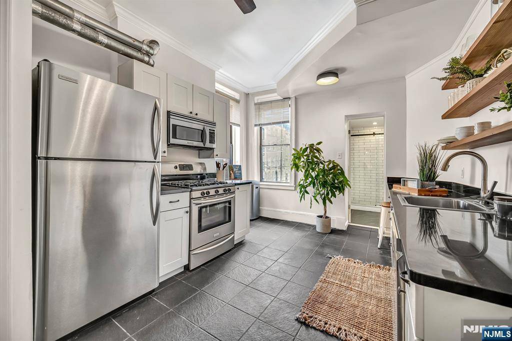 Hoboken, NJ 07030,133 Madison ST #2L
