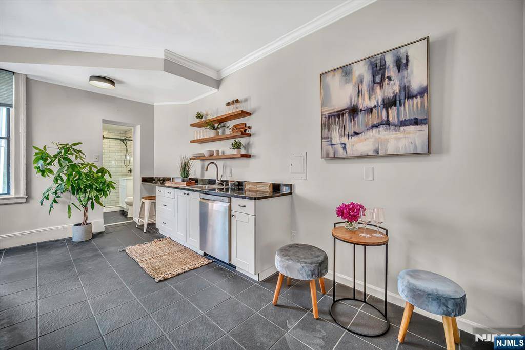 Hoboken, NJ 07030,133 Madison ST #2L