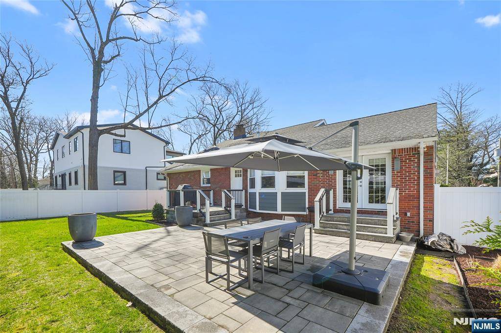 Englewood Cliffs, NJ 07632,65 Dillingham PL