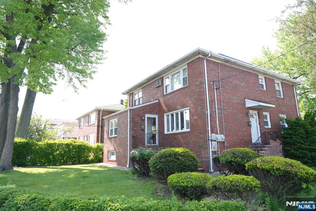 Fort Lee, NJ 07024,300 Maple ST