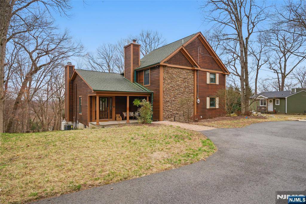 Denville Township, NJ 07834,8 Hillcrest DR