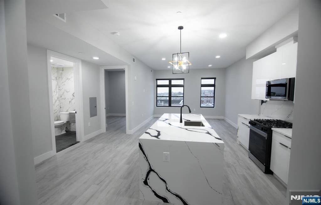Jersey City, NJ 07305,187 Culver AVE #504