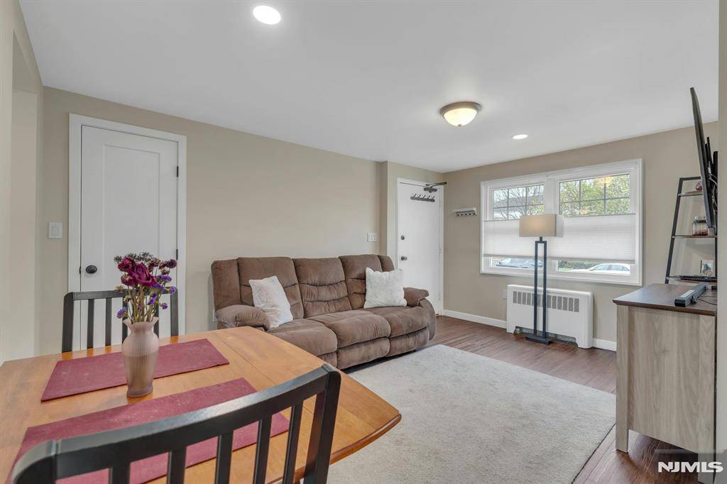 Rutherford, NJ 07070,102A Hastings #A