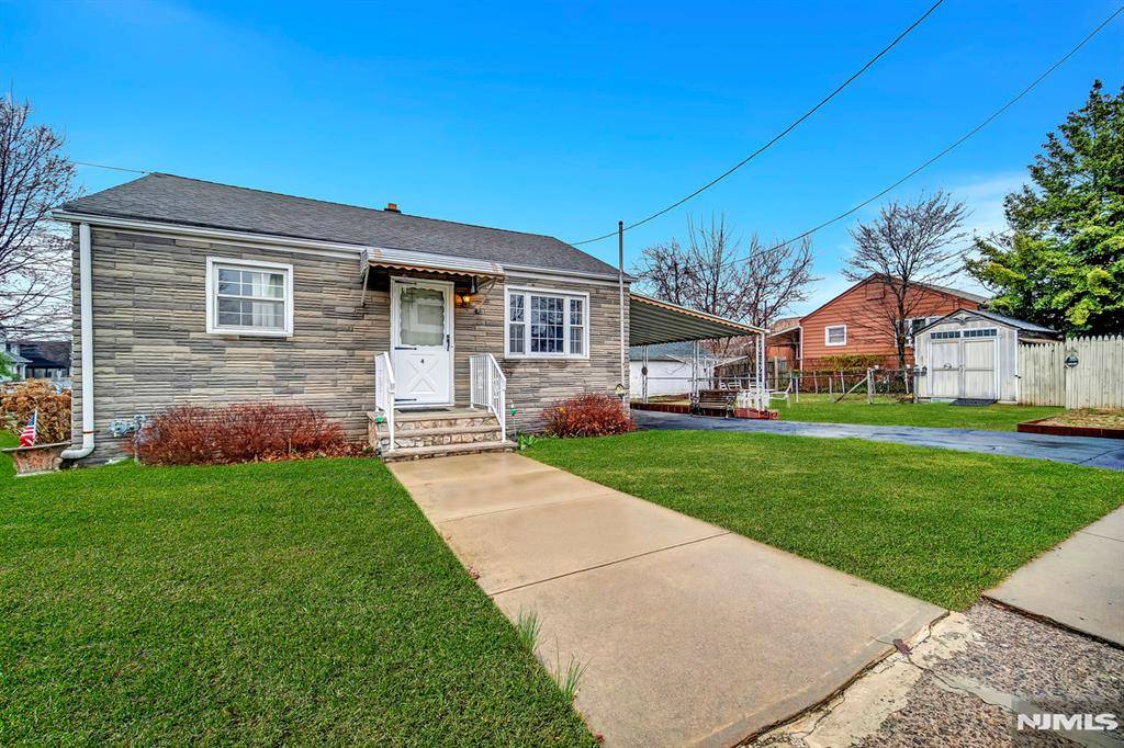 Totowa, NJ 07512,4 Roosevelt AVE