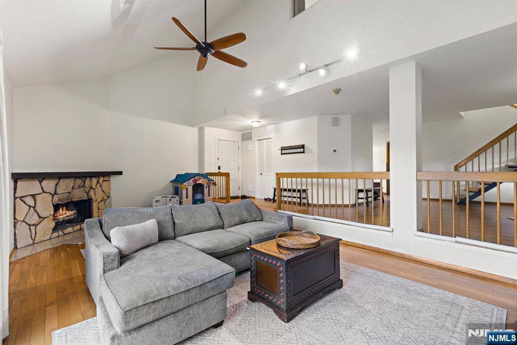 Secaucus, NJ 07094,556 Sanderling CT