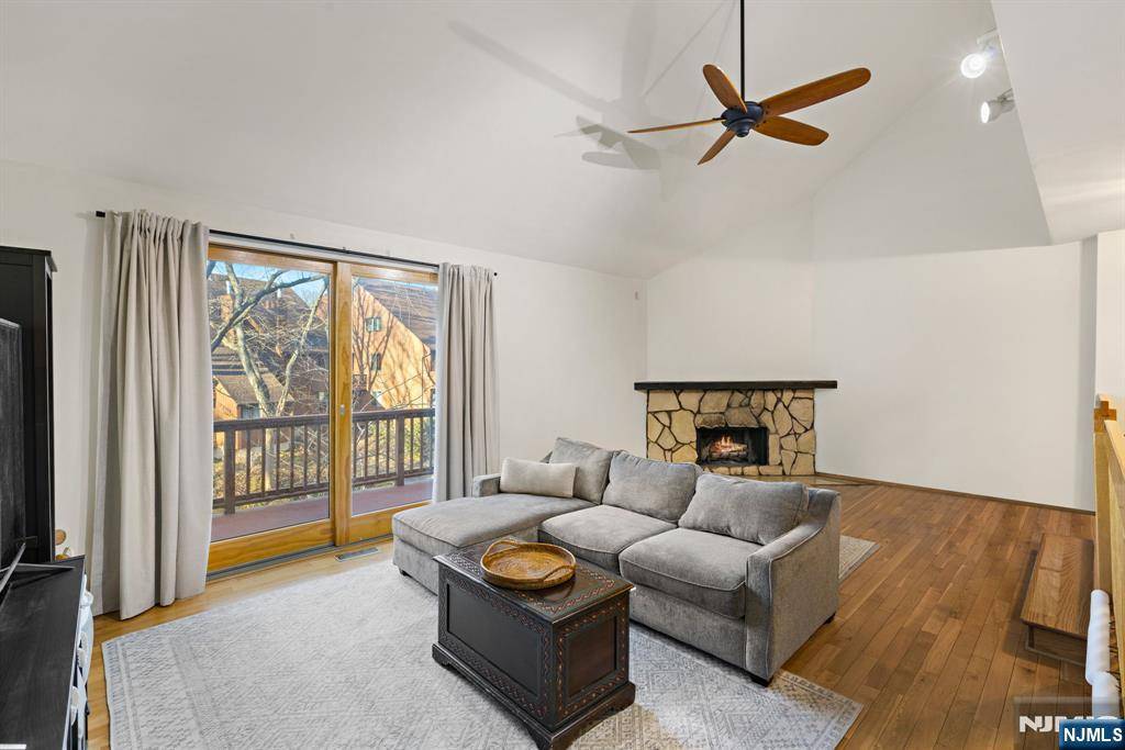 Secaucus, NJ 07094,556 Sanderling CT