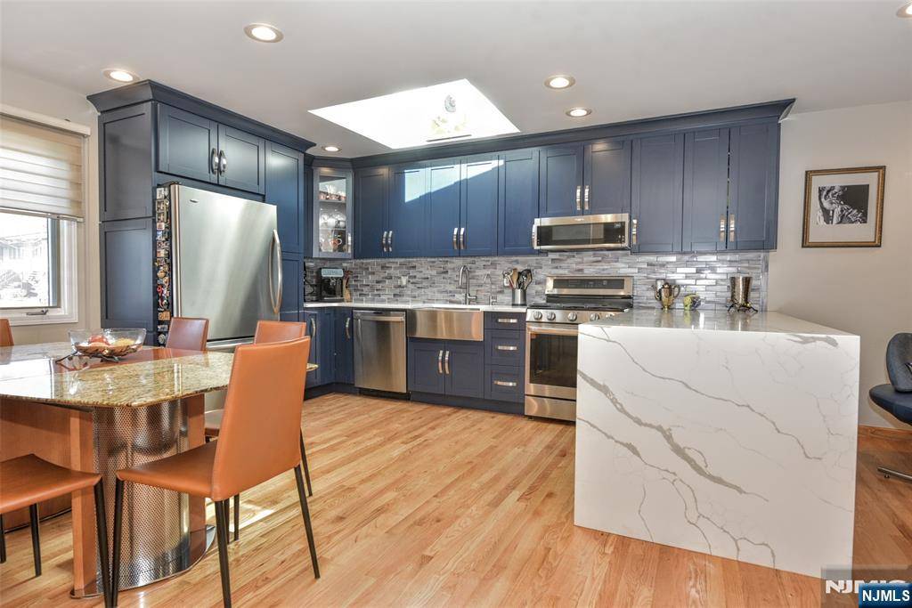 Ramsey, NJ 07446,9 Peach Hill CT