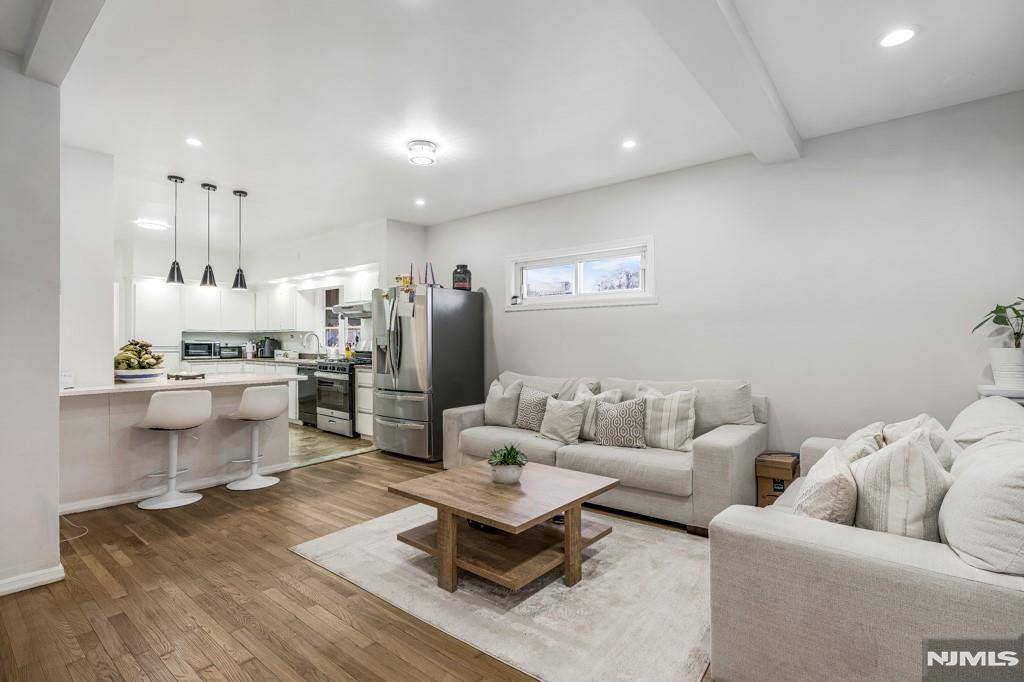 Lodi, NJ 07644,18 Sidney ST