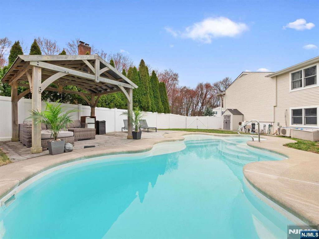 Emerson, NJ 07630,67 Sherwood CT