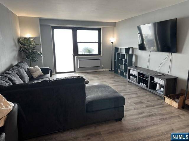 North Bergen, NJ 07047,7855 Boulevard East #10E
