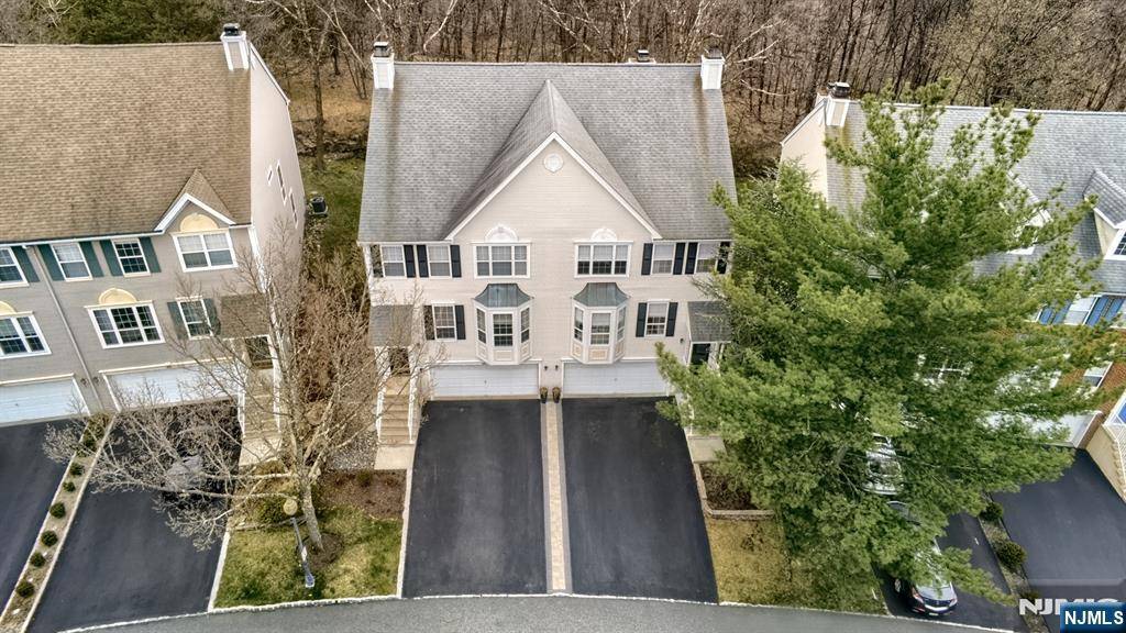 Wayne, NJ 07470,111 Warbler DR