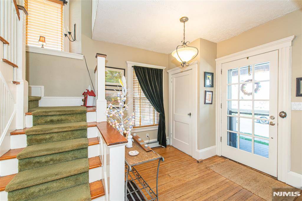 Ramsey, NJ 07446,31 Maple ST