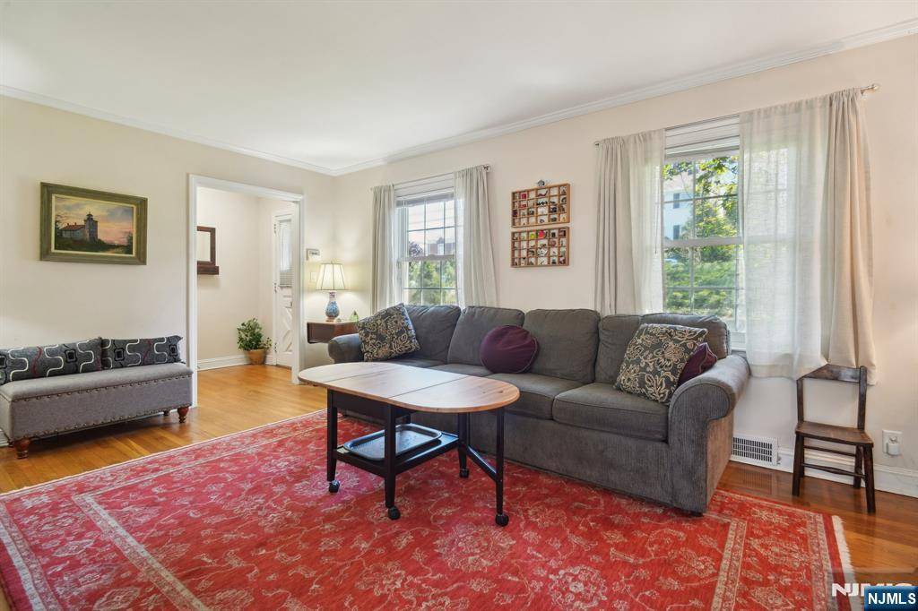 Englewood, NJ 07631,592 Ridgeland TER