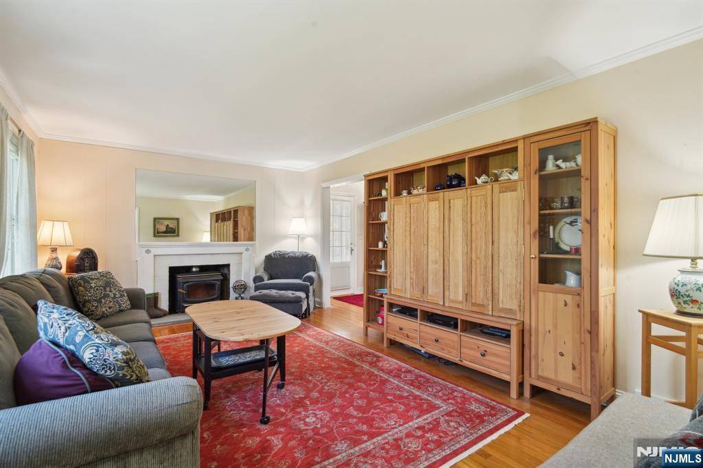 Englewood, NJ 07631,592 Ridgeland TER