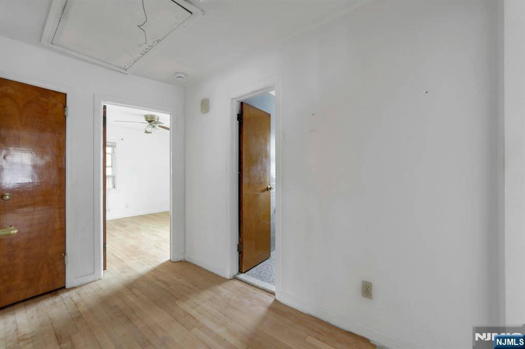Palisades Park, NJ 07650,271 7th ST #2nd Floor