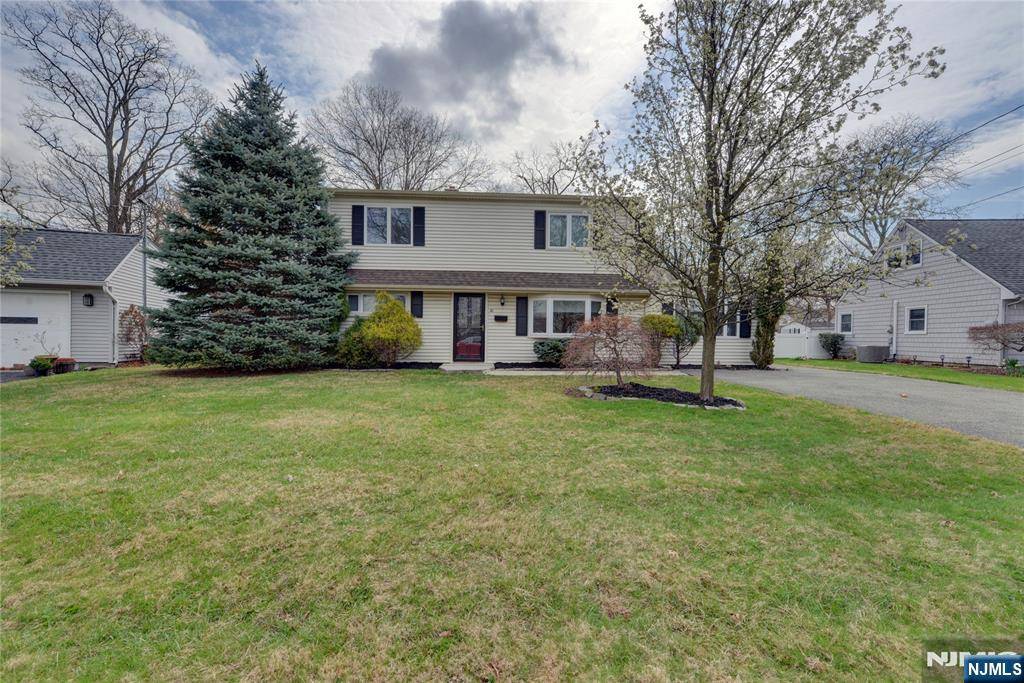 Little Falls, NJ 07424,41 Donato DR