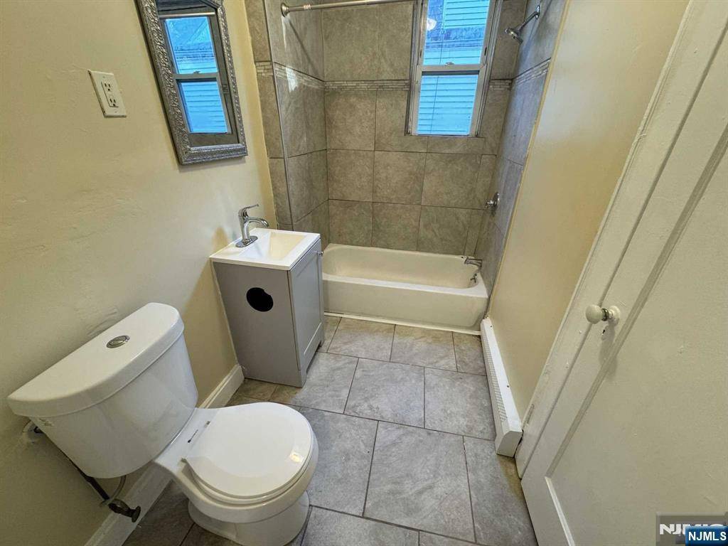 Newark, NJ 07106,41 Columbia AVE #2