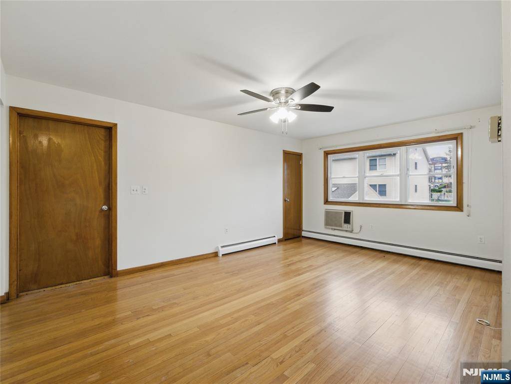 Clifton, NJ 07012,828 Passaic AVE