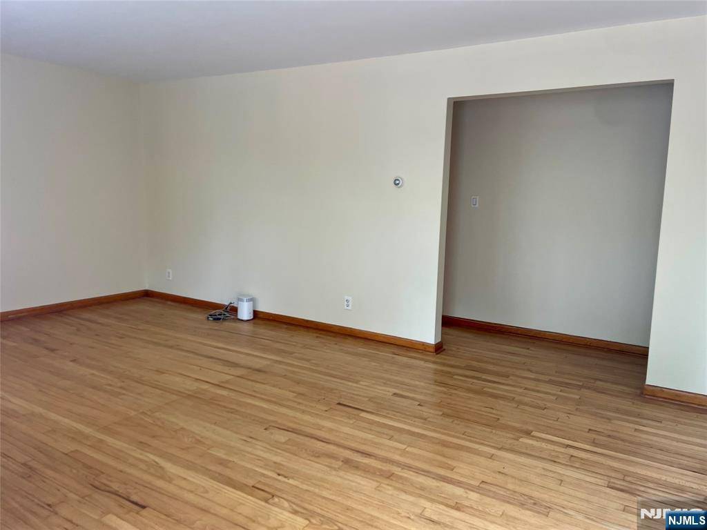 Lyndhurst, NJ 07071,40 Stuyvesant AVE #10