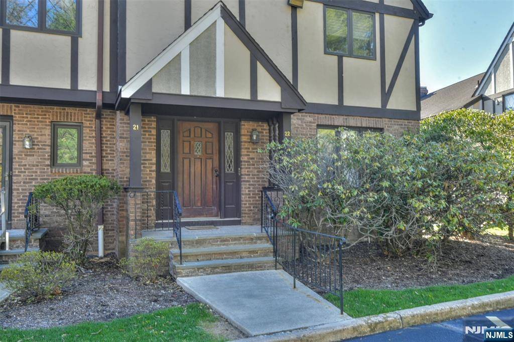 Ramsey, NJ 07446,21 Chelsea CT #6D