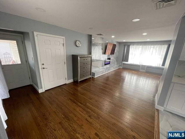 Fair Lawn, NJ 07410,16-37 Parmelee AVE