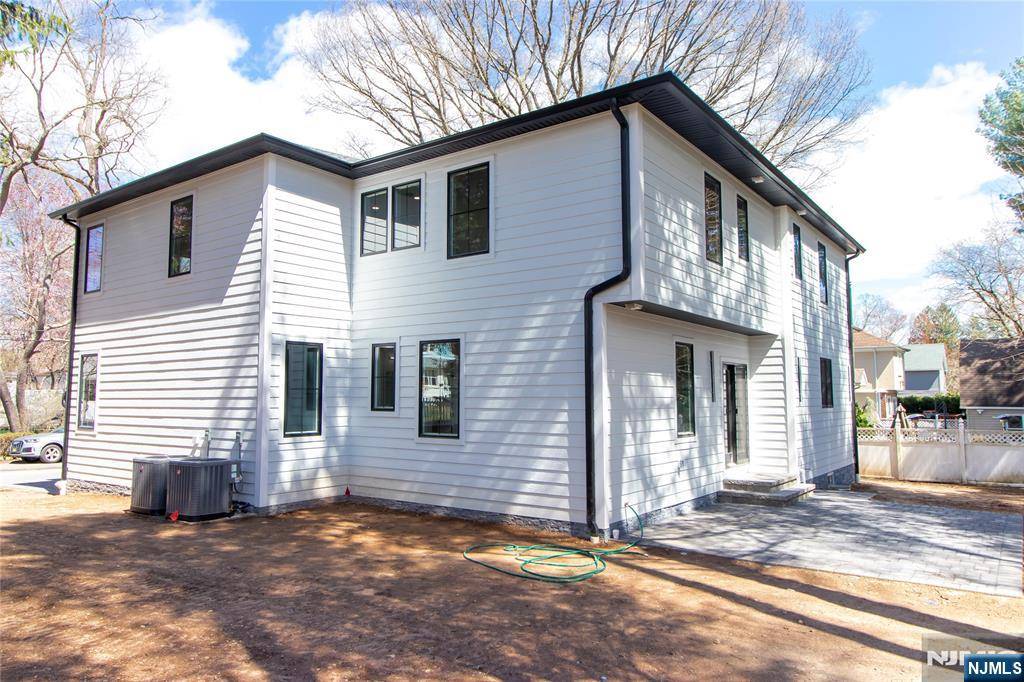 Closter, NJ 07624,42 Harvey ST