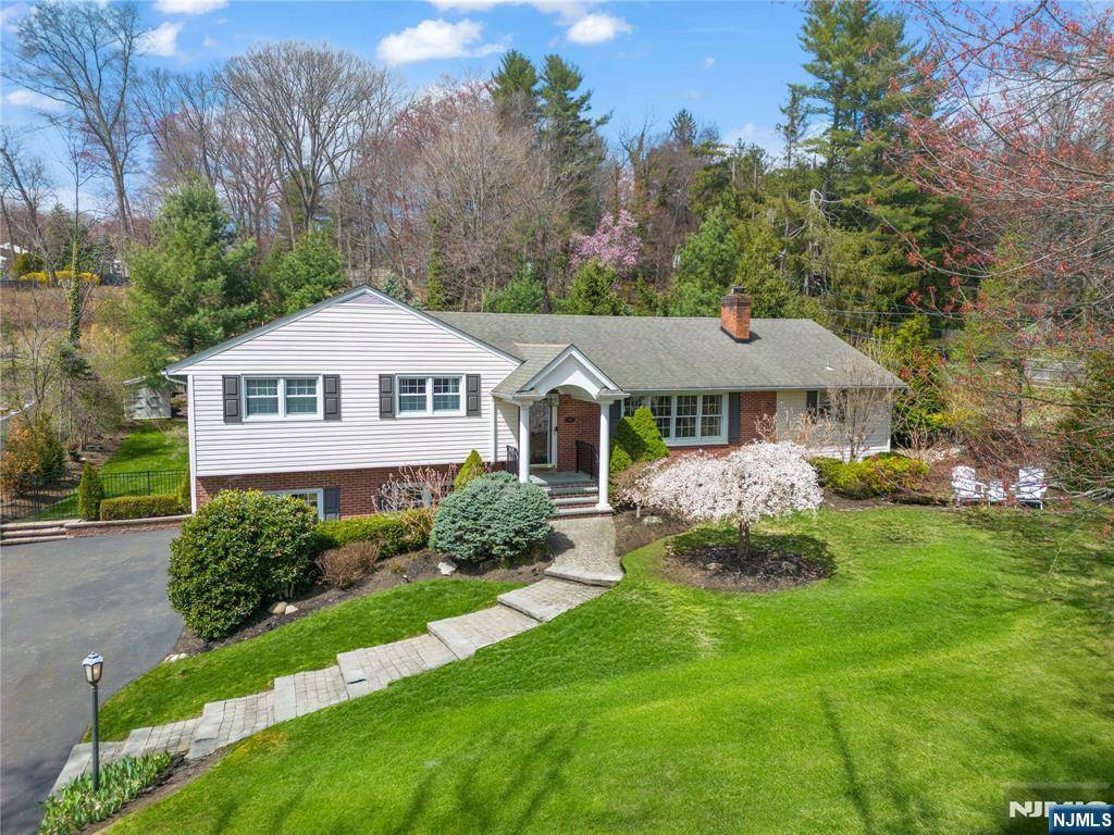 Hillsdale, NJ 07642,251 Pascack RD