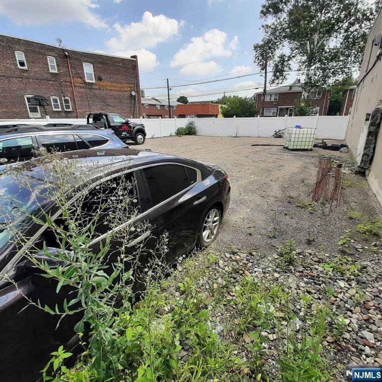 Cliffside Park, NJ 07010,139-141 Palisade AVE