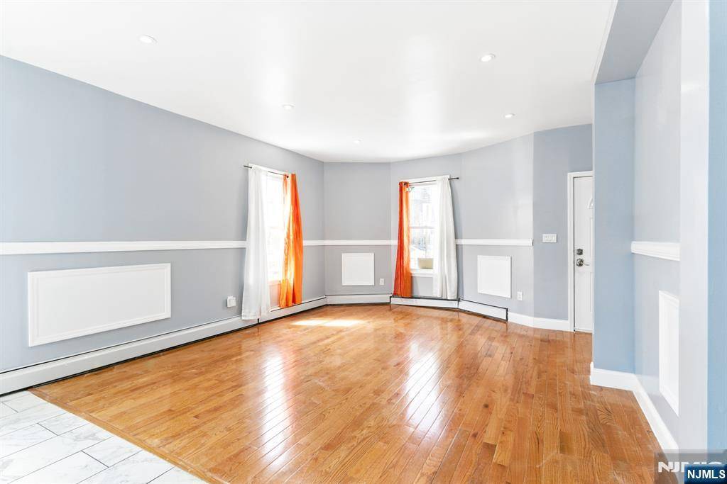 Irvington, NJ 07111,188-190 Myrtle AVE