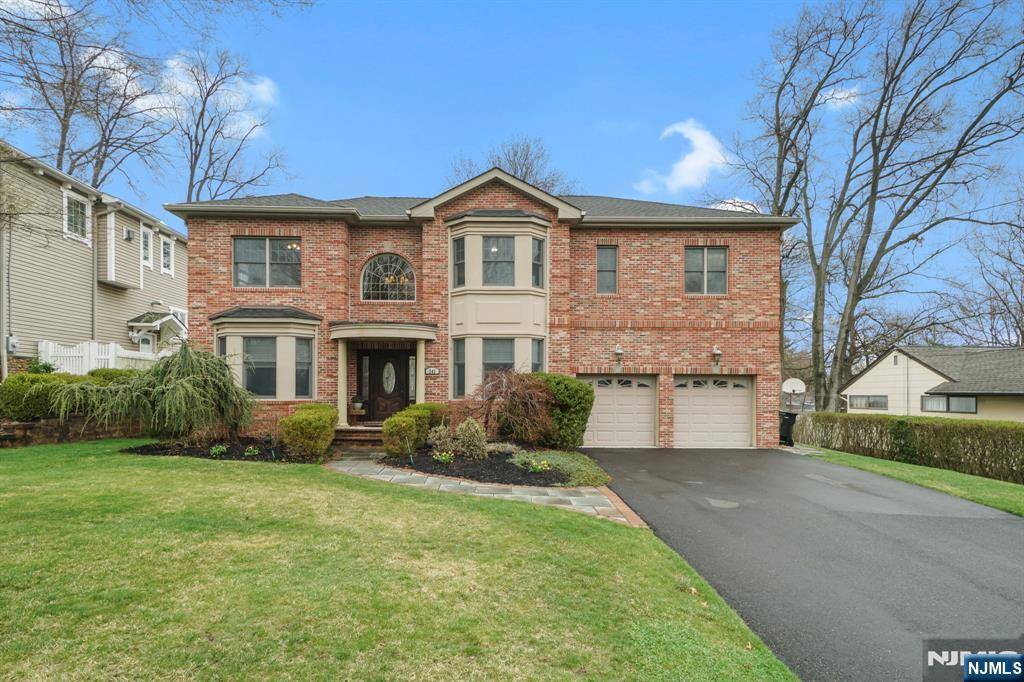 Paramus, NJ 07652,243 Vivien CT