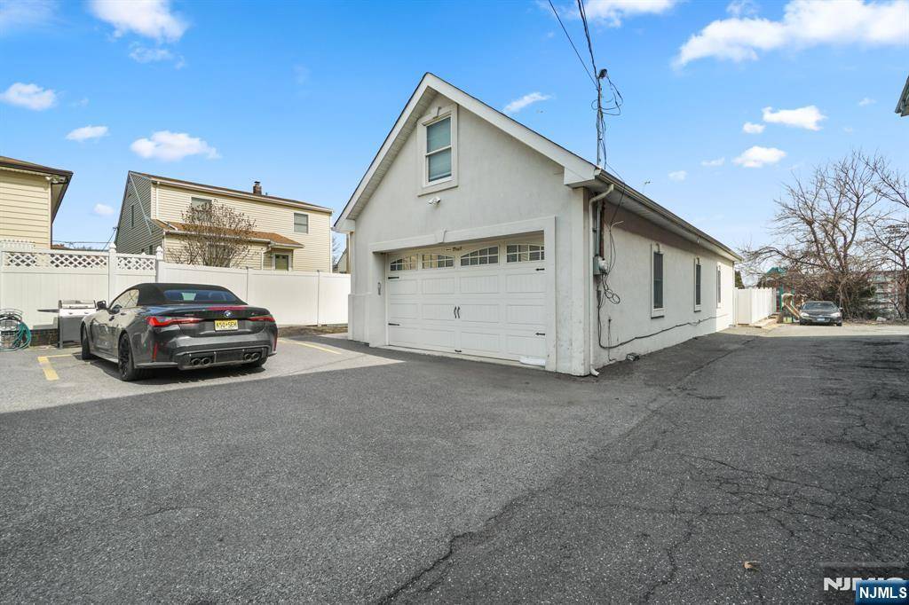 Nutley, NJ 07110,46 Humbert ST