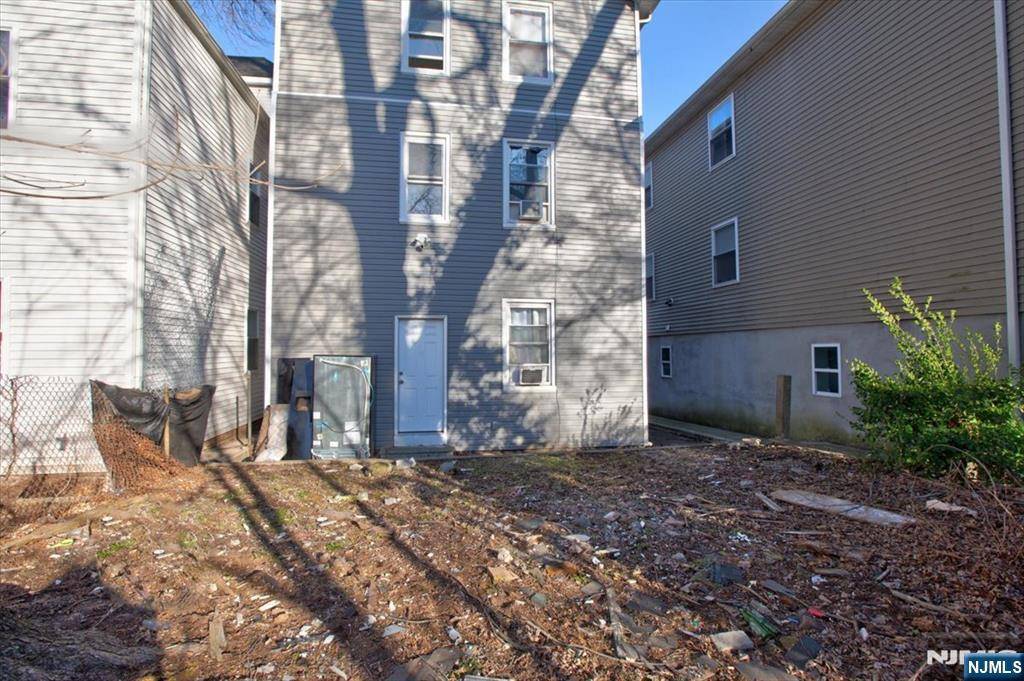 Newark, NJ 07108,173 Seymour AVE
