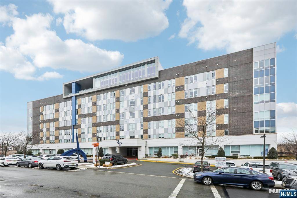 Fort Lee, NJ 07024,1 Executive DR #205