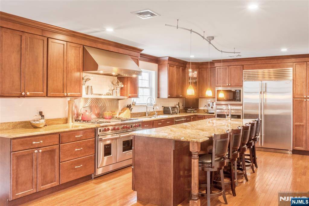 Demarest, NJ 07627,436 Piermont RD