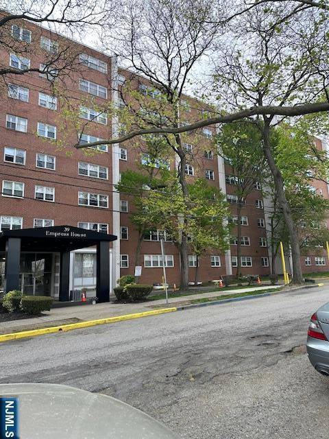 Paterson, NJ 07514,39 E.Rout E 39th #4R