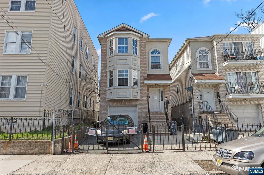 Irvington, NJ 07111,271 Ellis AVE
