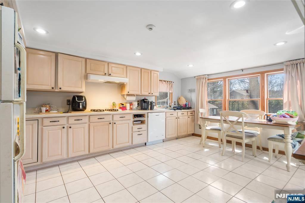 Rockaway Township, NJ 07866,10 Stony Brook
