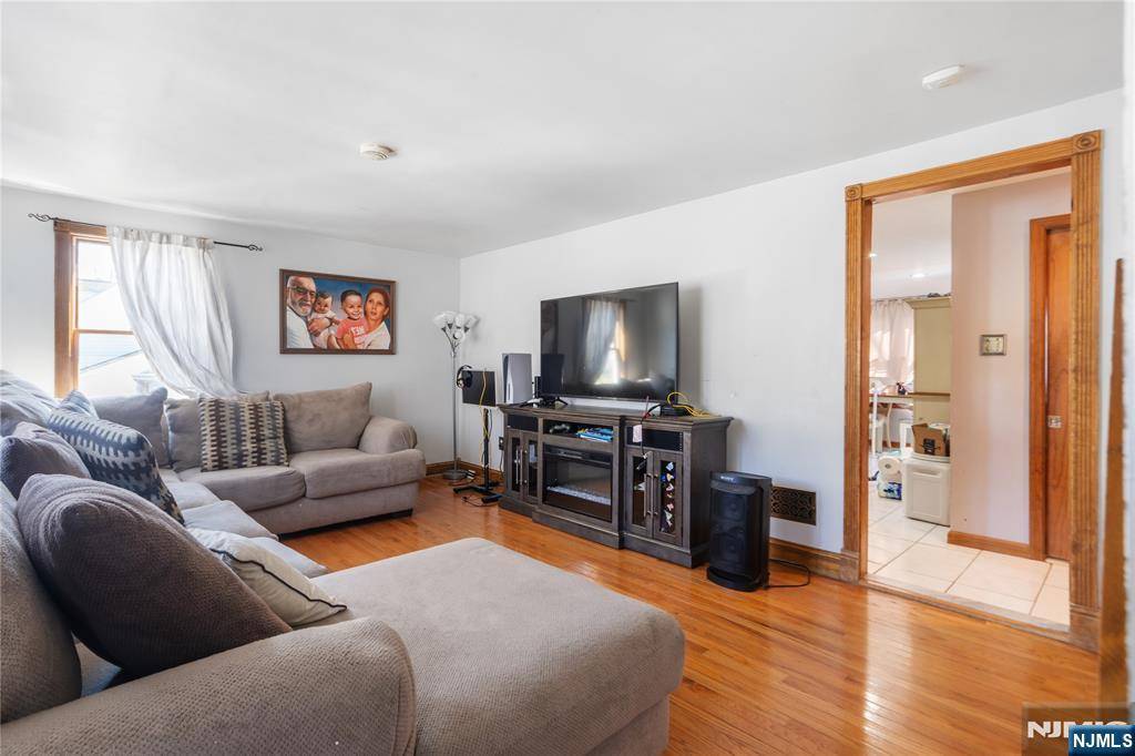 Rockaway Township, NJ 07866,10 Stony Brook