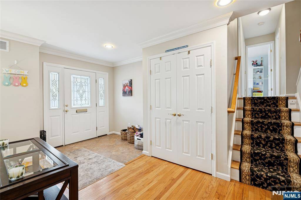 Glen Rock, NJ 07452,595 Prospect ST