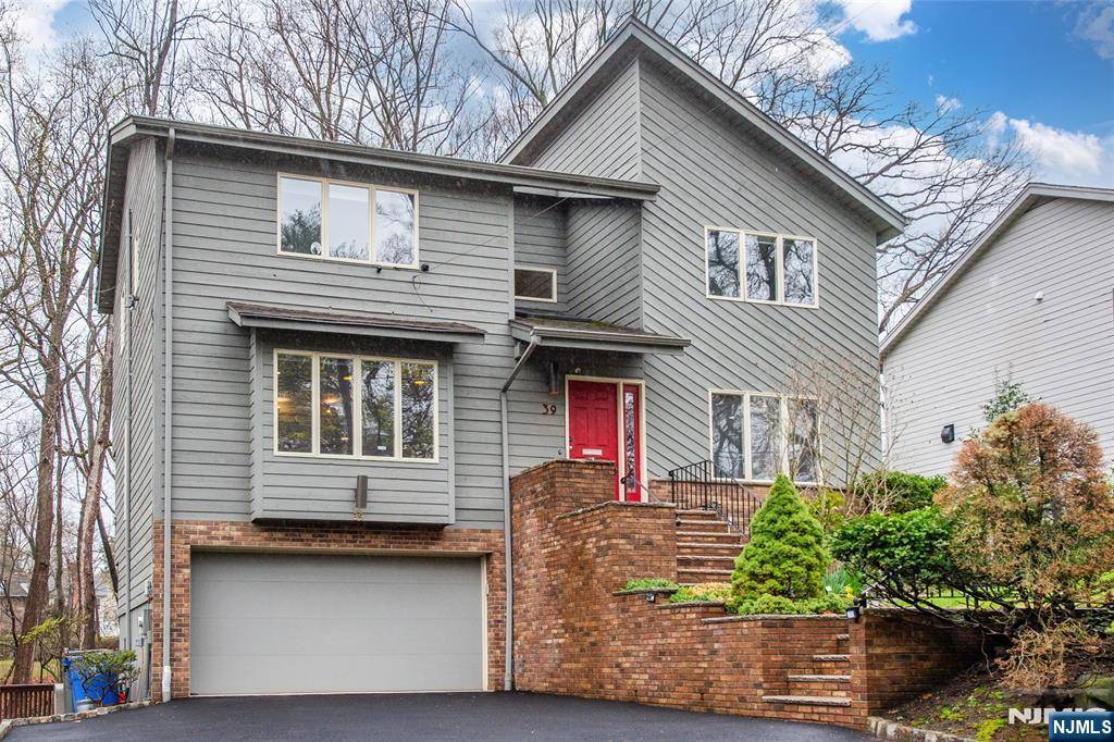 Tenafly, NJ 07670,39 Bliss AVE