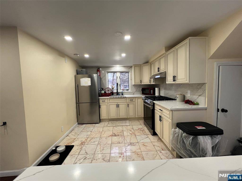 Bloomfield, NJ 07003,30 Mill ST #2