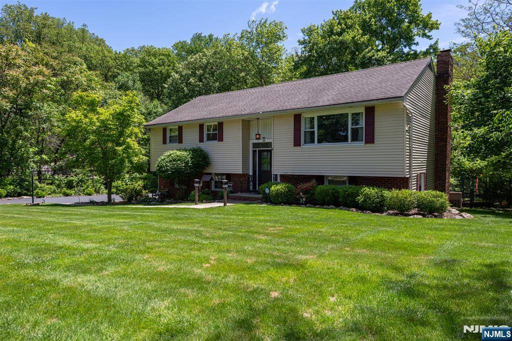 Ramsey, NJ 07446,50 Norman DR