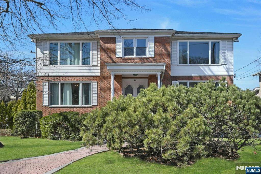 Englewood Cliffs, NJ 07632,44 Birch ST