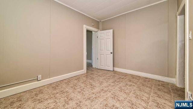 Clifton, NJ 07011,499 Crooks AVE #4