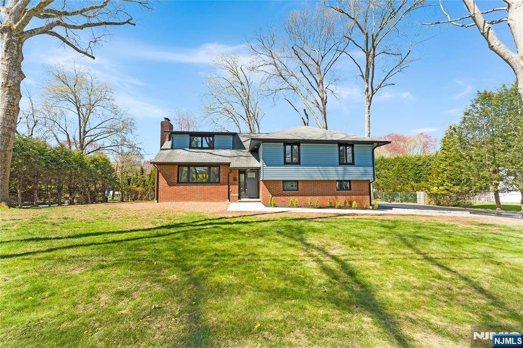 Harrington Park, NJ 07640,4 Nelson ST