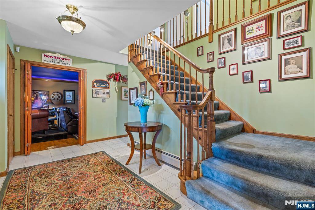 Ringwood, NJ 07456,108 Cheshire LN