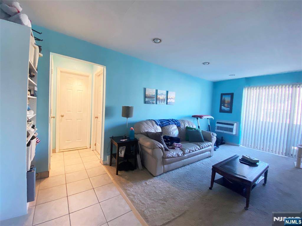 Nutley, NJ 07110,10 River #H