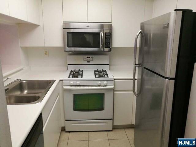 Edgewater, NJ 07020,311 Williams CT #U311