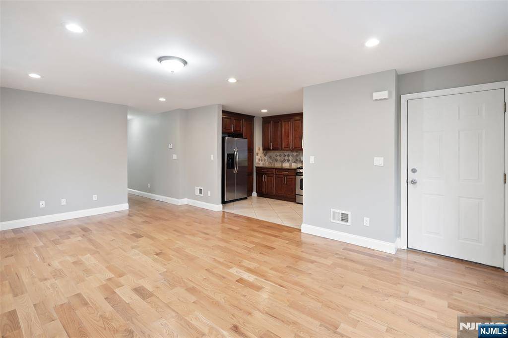 Maywood, NJ 07607,114 Grove AVE #1st Floor