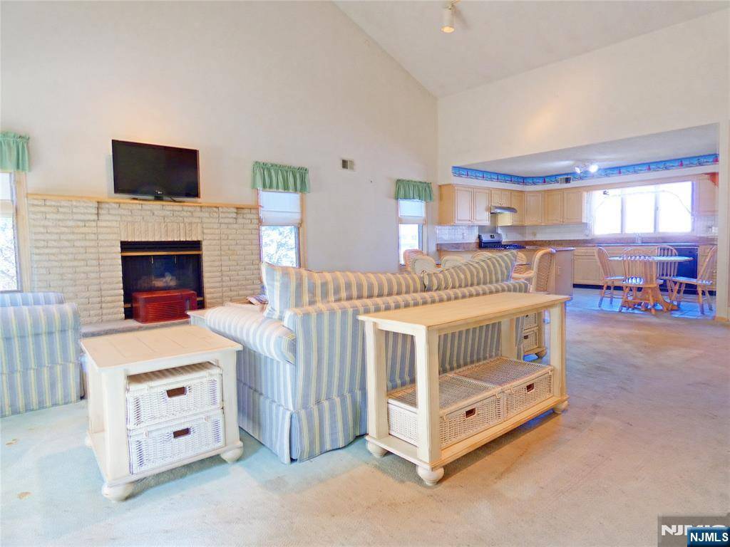 Lacey, NJ 08734,112 Heatherington CT